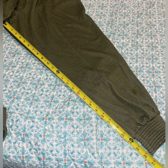 Green G by Giuliana Lounge Set - Picture 16 of 16